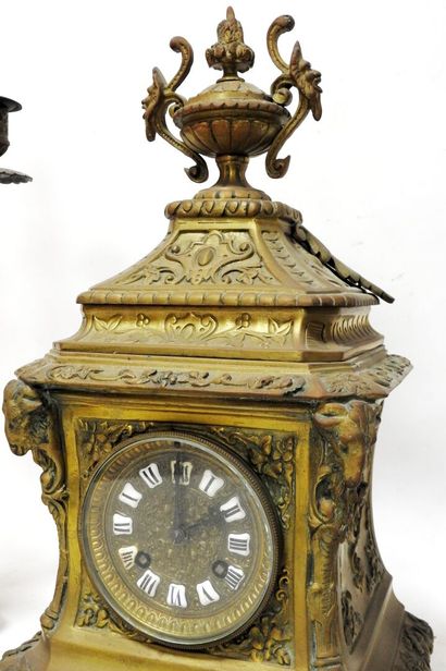 Gilded bronze mantelpiece including a clock...