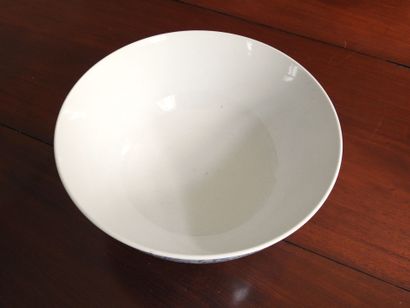 LARGE porcelain CUP of circular form with...
