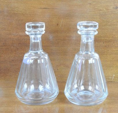 BACCARAT : Pair of crystal decanters model...