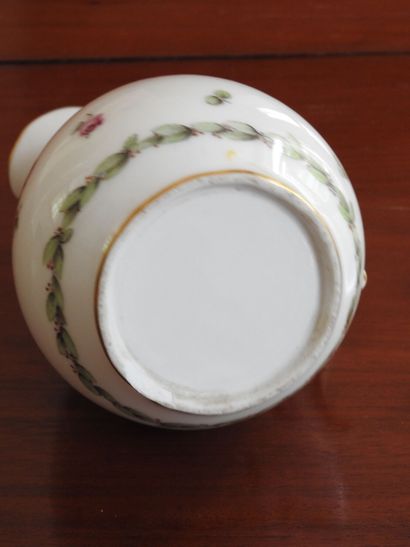 Attributed to BOISSETTE : Sauceboat on tray...