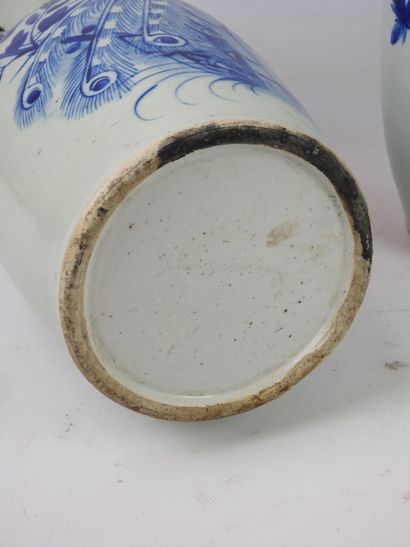 CHINA: Meeting of three porcelain vases of...