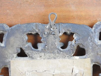 SMALL MIRROR in carved and gilded wood of...