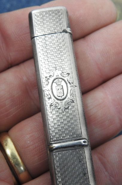LOT including a stamp, two mechanical pencils...