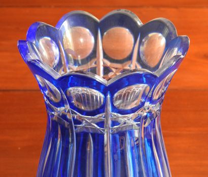 LARGE VASE on pedestal in blue and white...