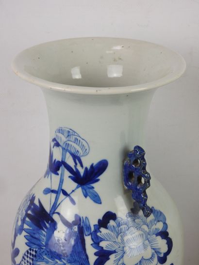 CHINA: Meeting of three porcelain vases of...