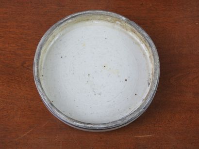 CHINA: Porcelain ginger pot with blue underglaze...