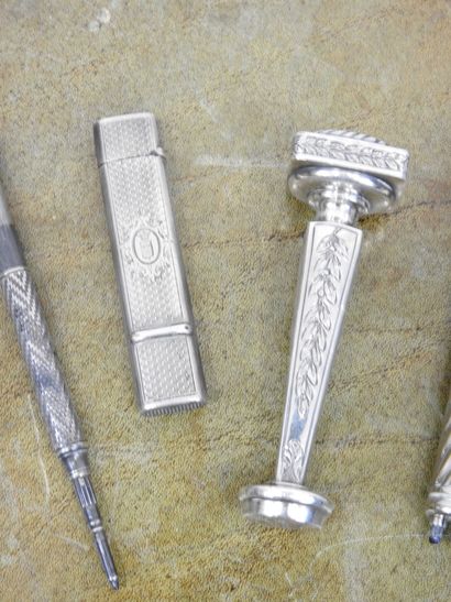 LOT including a stamp, two mechanical pencils...