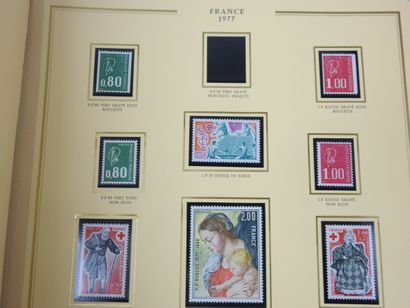 FRANCE : Neufs : Trois albums 
