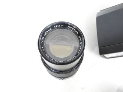 OLYMPUS : Trois objectifs (1 : 1,8 mm F.ZUIKO,...