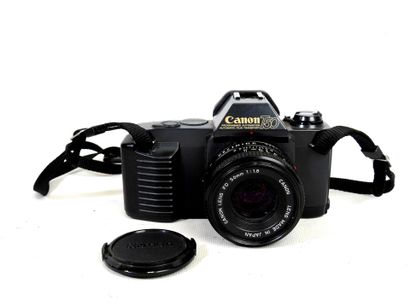 CANON. Appareil photo modèle T50 n°2622810...