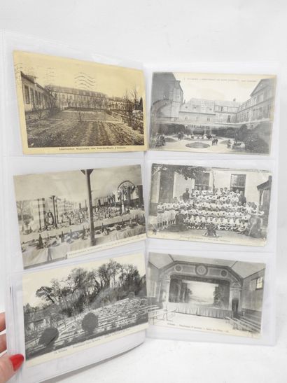UN LOT de cartes postales anciennes Orléans...