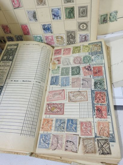COLLECTION DE TIMBRES : - Album Arthur MAURY...
