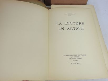 LITTERATURE CLASSIQUE : Huit cahiers en feuilles...