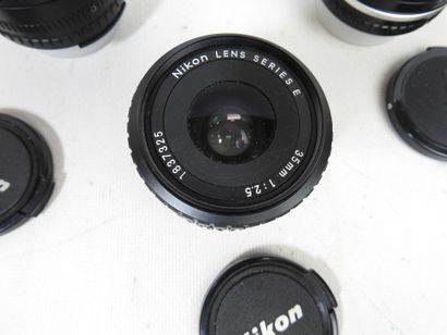 NIKON : Trois objectifs NIKON LENS SERIE...
