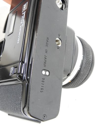 OLYMPUS : Appareil photo modèle OM-2 N noir...
