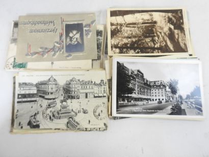 DEUX boites à chaussures de cartes postales...