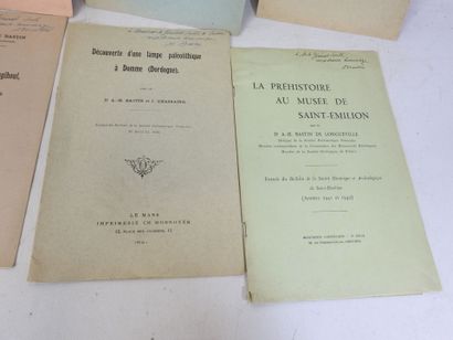 LOT de HUIT brochés sur le thème de l'art...