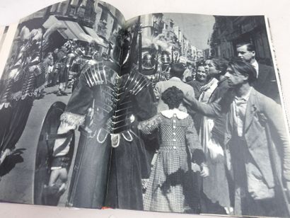 SEVILLE EN FETE , photographies de BRASSAI...