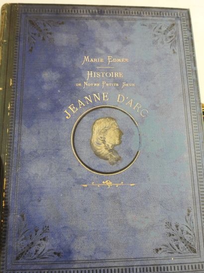 UN CARTON d'environ 30 à 40 volumes sur Jeanne...
