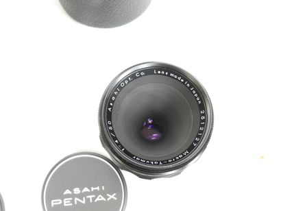 PENTAX. Trois objectifs :
- Macro-Takumar...