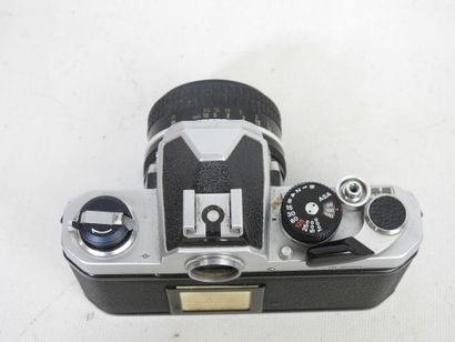 NIKON : Appareil photo modèle FM, N° FM 3022514...