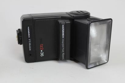 Lot de dix FLASHS : PENTAX, AGFATRONIC, CHINON,...