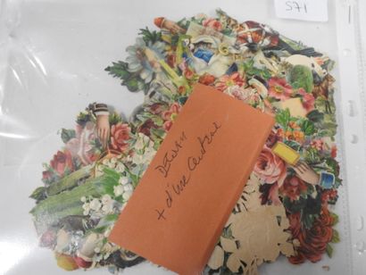 POCHETTE de découpis. Plus d'une centain...