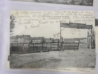 UN LOT de cartes postales anciennes - Orléans...