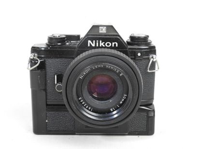 NIKON : Appareil photo EM n°7311053 - Objectif...