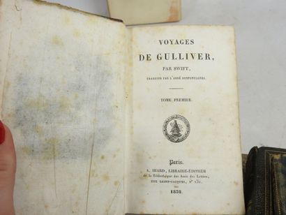 LOT comprenant : - Voyages de Gulliver. 2...