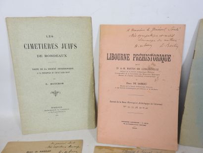 LOT de HUIT brochés sur le thème de l'art...
