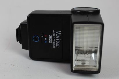 Lot de dix FLASHS : PENTAX, AGFATRONIC, CHINON,...