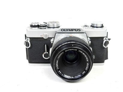 OLYMPUS : Appareil photo modèle OM-1, N°1237817....