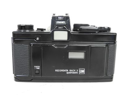 OLYMPUS : Appareil photo modèle OM-2 N noir...