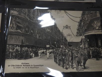 UN LOT de cartes postales anciennes Orléans...