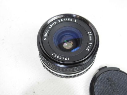 NIKON : Trois objectifs NIKON LENS SERIE...