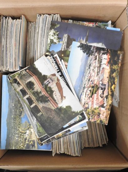 CPM - CPSM. Environ 1100 cartes. 
On y joint :...