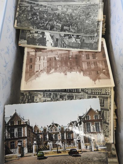 LOT d'environ 400 cartes postales anciennes...