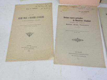 LOT de HUIT brochés sur le thème de l'art...