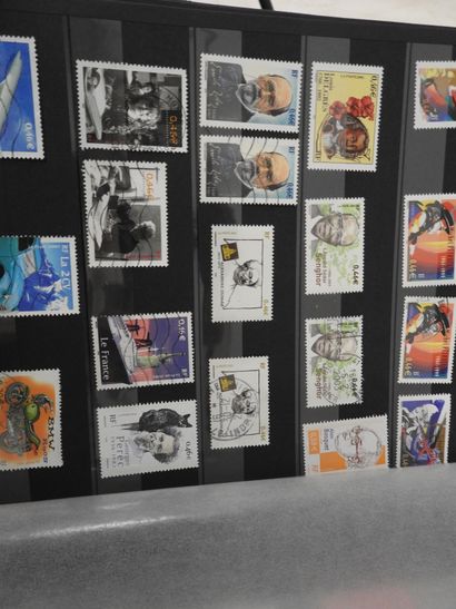 NEUF Albums de timbres neufs modernes, certains...