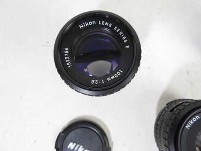 NIKON : Trois objectifs NIKON LENS SERIE...