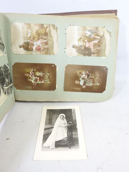 UN ALBUM de CPA dont Guerre 14-18, personnages,...
