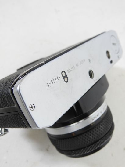 OLYMPUS : Appareil photo modèle OM 10 N°...