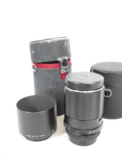 PENTAX. Trois objectifs :
- Macro-Takumar...