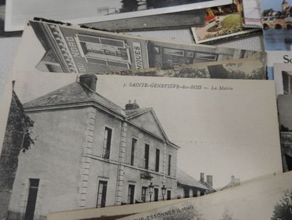 Cartes postales anciennes et modernes sur...