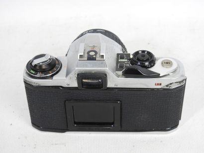 PENTAX. Appareil photo modèle ME SUPER n°1980672...