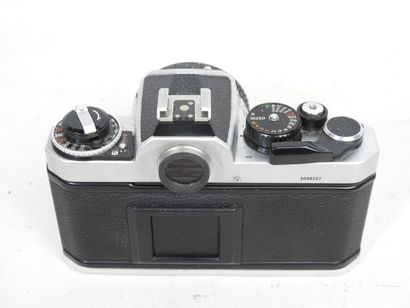 NIKON : Appareil photo modèle FE2 N°2098327...
