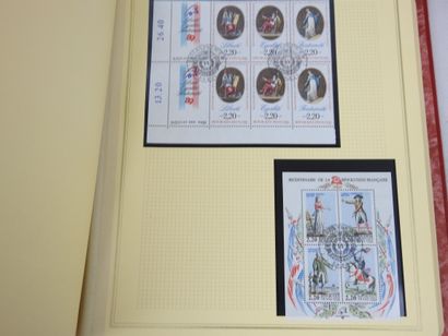 FRANCE : Neufs : Trois albums 