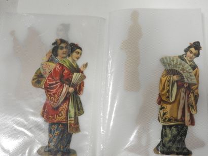 CHROMOLITHOGRAPHIES : 24 sujets découpis...