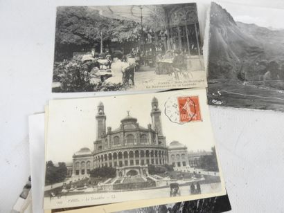 DEUX boites à chaussures de cartes postales...